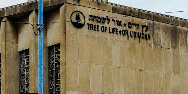 Tree of Life Synagogue Photo by: By CTO HENRY [CC BY-SA 4.0  (https://creativecommons.org/licenses/by-sa/4.0)], from Wikimedia Commons